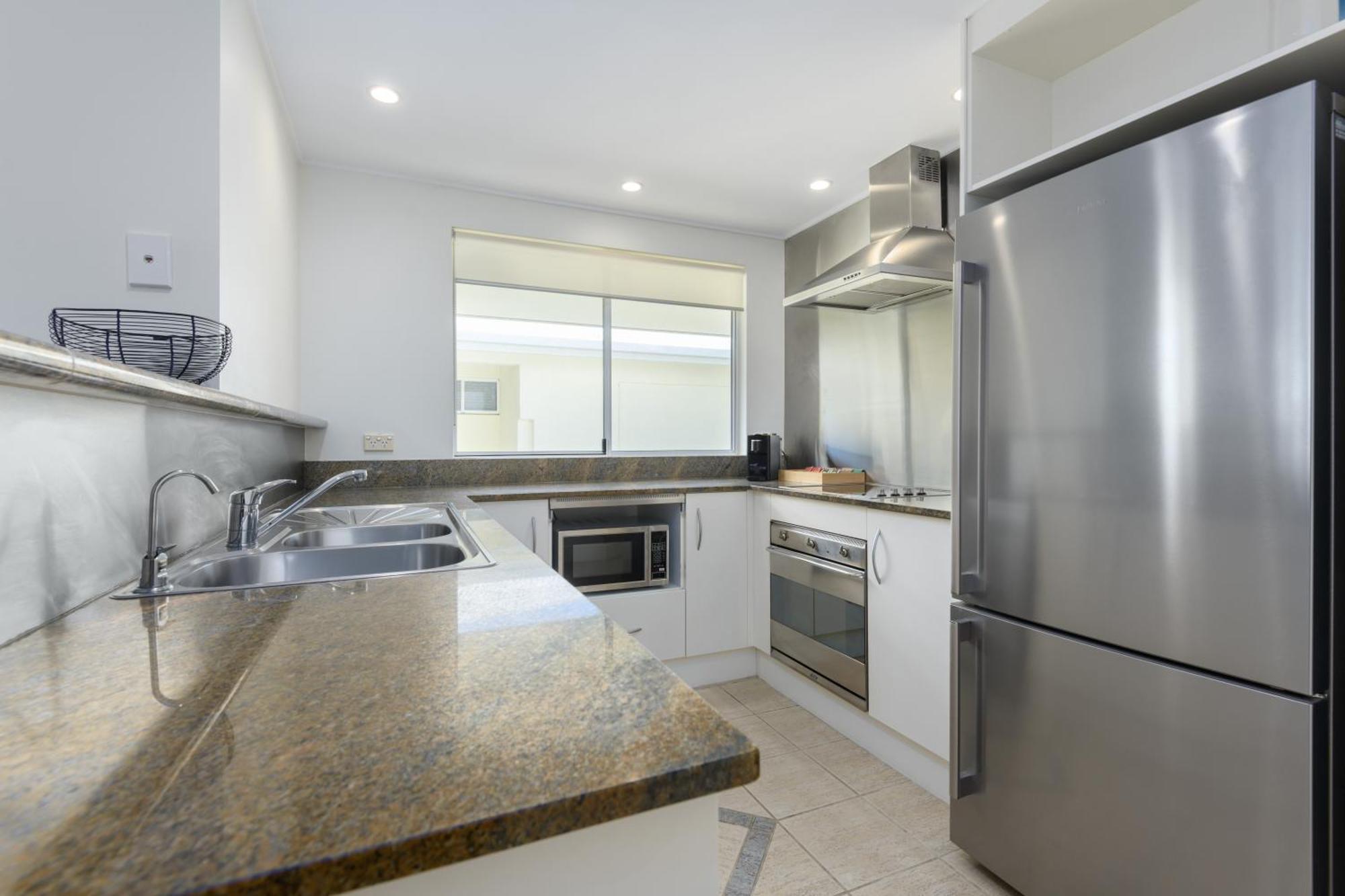 Mandalay Luxury Beachfront Apartments Порт Дъглас Екстериор снимка