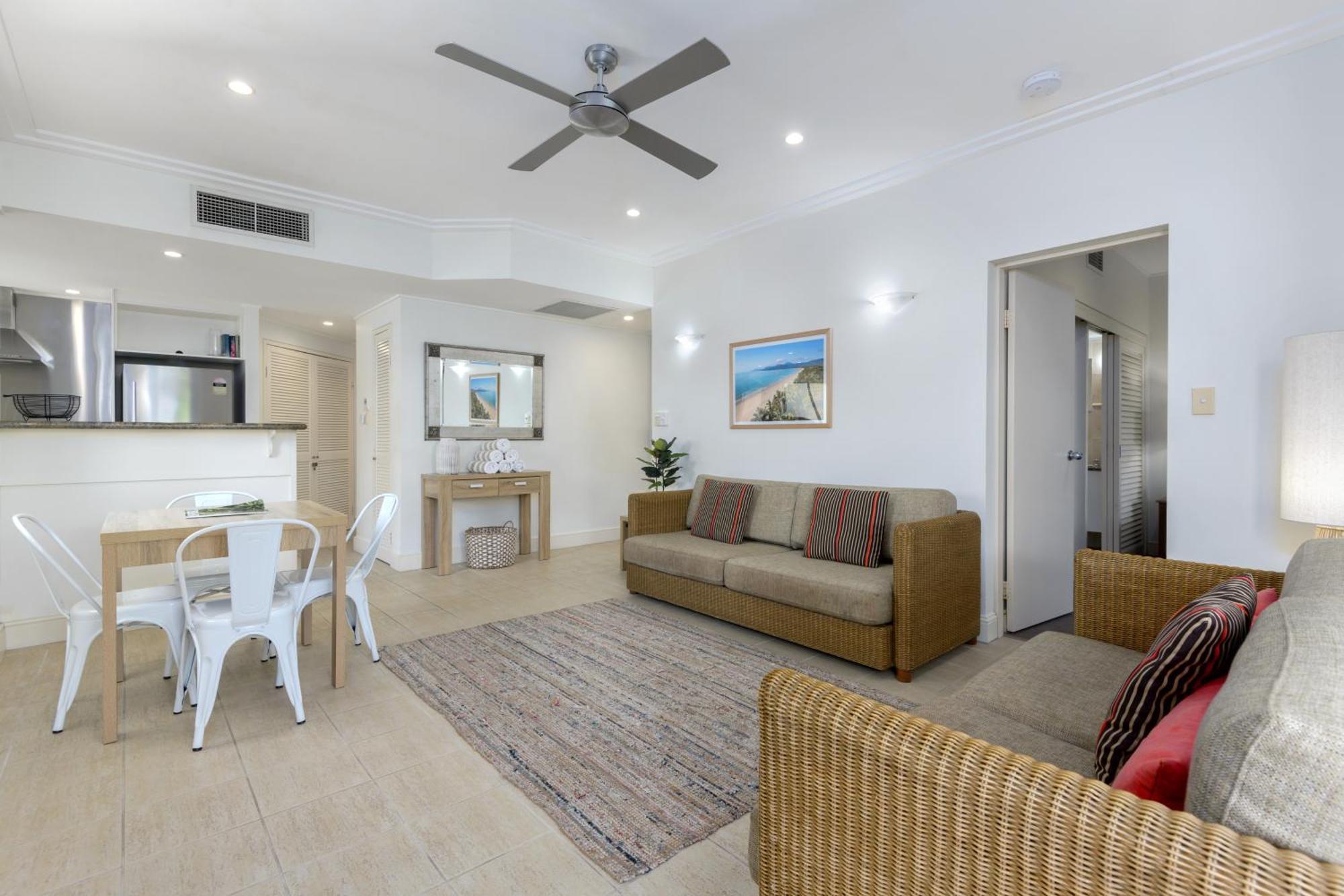 Mandalay Luxury Beachfront Apartments Порт Дъглас Екстериор снимка