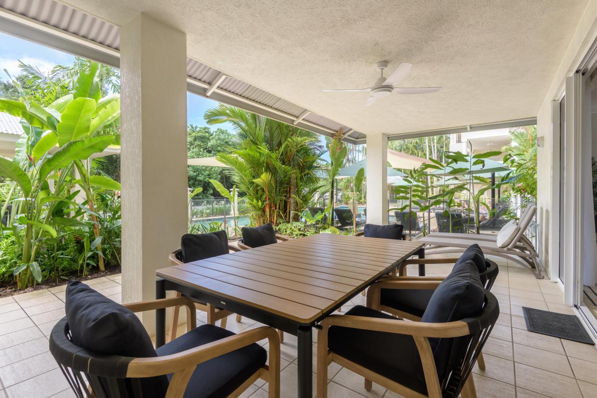 Mandalay Luxury Beachfront Apartments Порт Дъглас Екстериор снимка