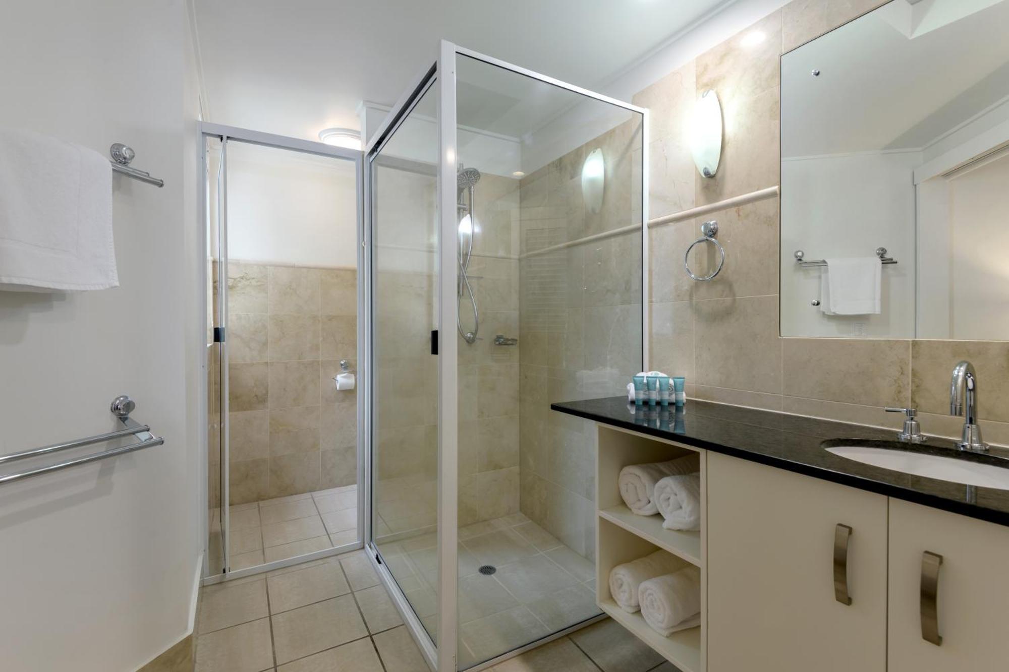 Mandalay Luxury Beachfront Apartments Порт Дъглас Екстериор снимка