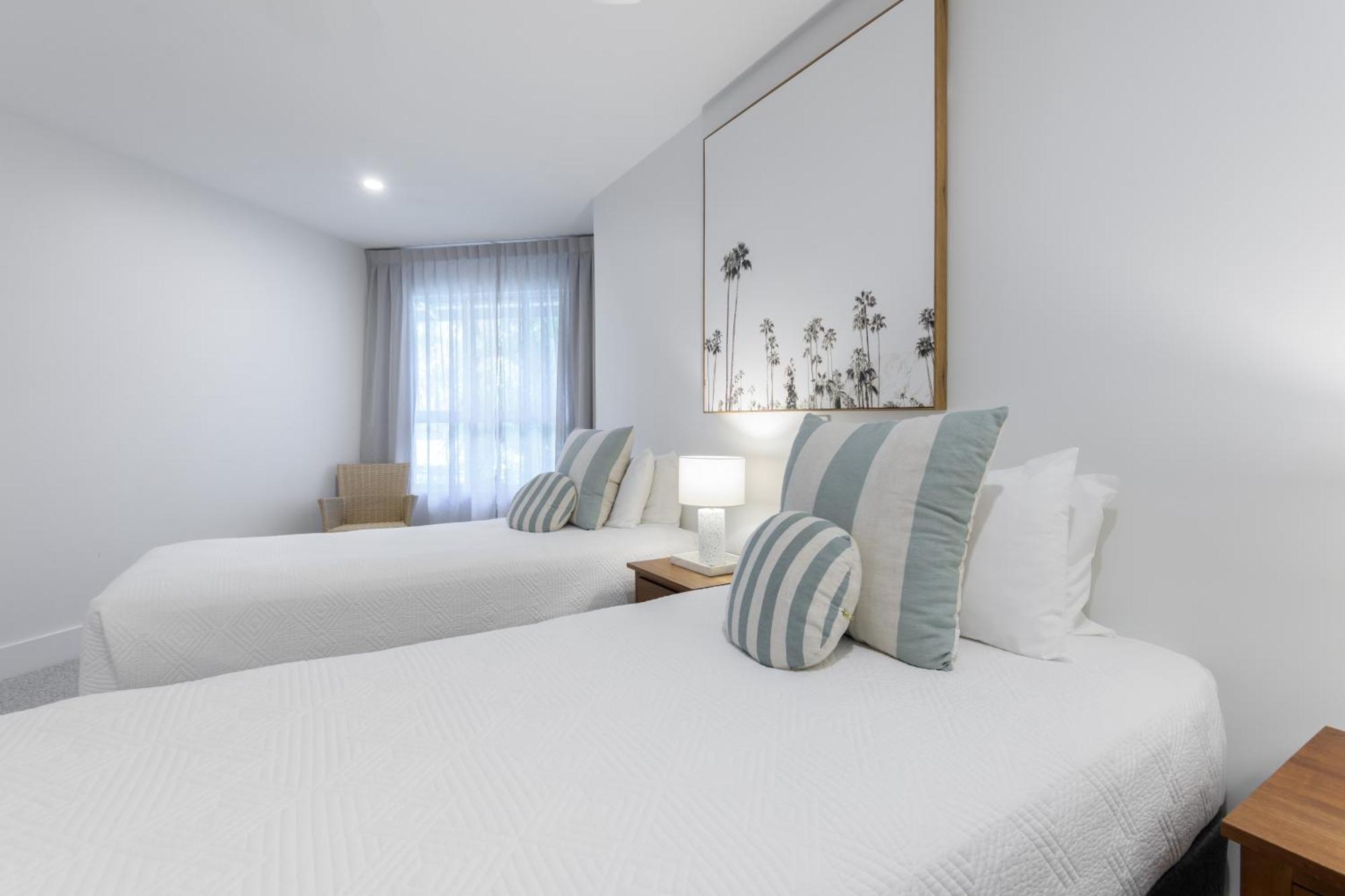 Mandalay Luxury Beachfront Apartments Порт Дъглас Екстериор снимка